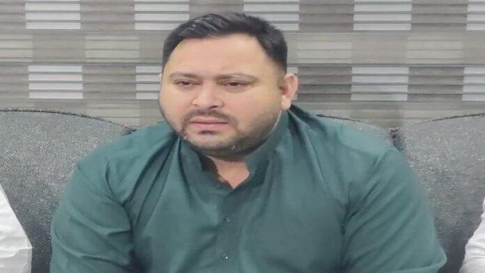 तेजस्वी ने कहा- बिहार में 'कुत्ता बाबू' का भी बन जाता है आवास प्रमाण पत्र