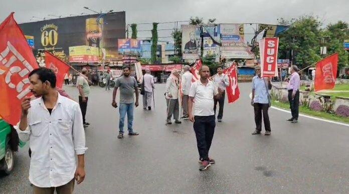 bokaro bharat bandh Bokaro: भारत बंद का दिखा असर, नया मोड़ मुख्य मार्ग जाम
