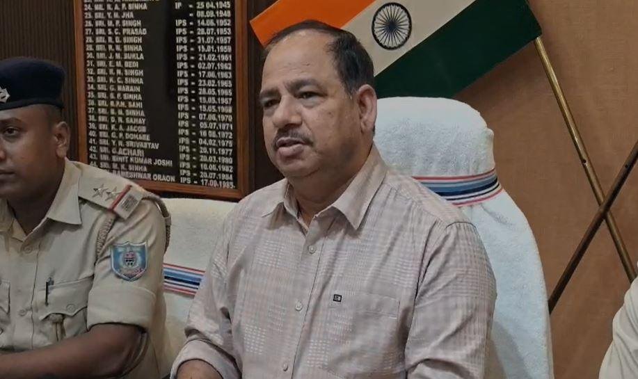 Ranchi Crime : जानकारी देते एसएसपी
