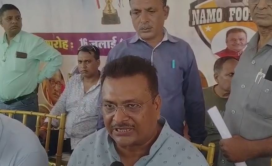 Ramgarh : नमो फुटबॉल टूर्नामेंट का भव्य आगाज, सांसद मनीष जायसवाल ने किया शुभारंभ... Ramgarh : टूर्नामेंट से निकले खिलाड़ी नेशनल खेल सकते हैं