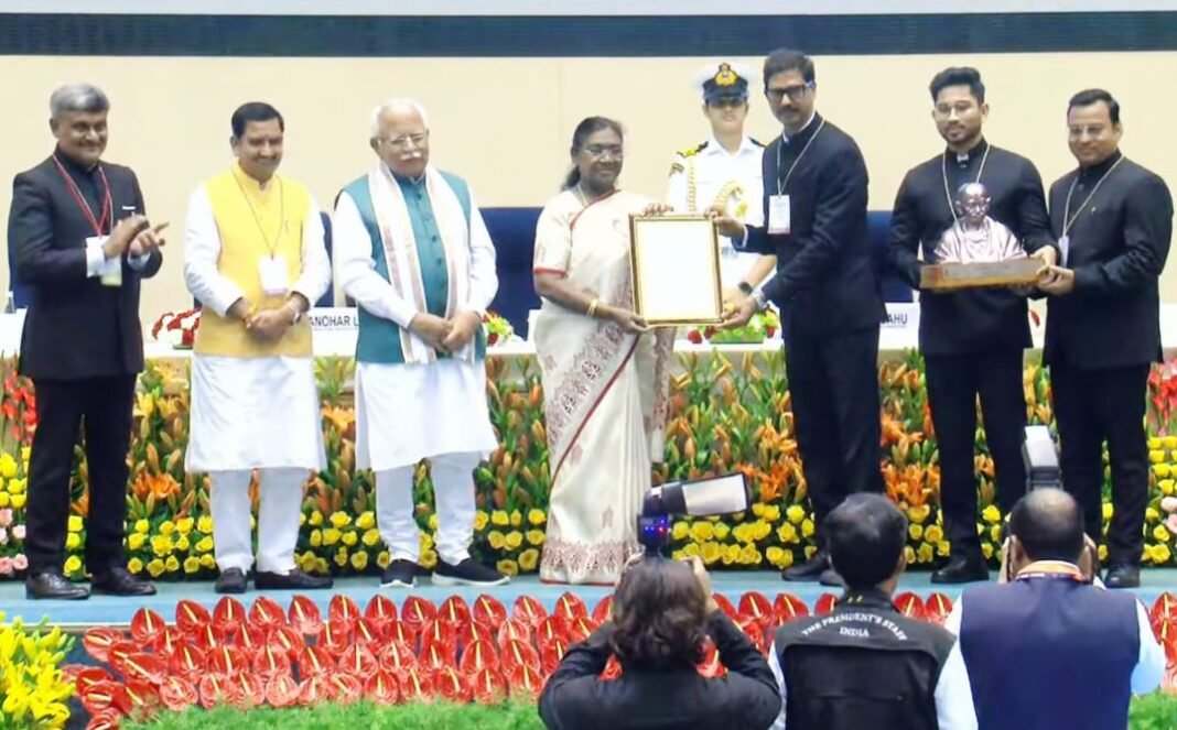 Jamshedpur : देश का तीसरा सबसे स्वच्छ शहर का गौरव बना जमशेदपुर, राष्ट्रपति से मिला फाइव स्टार सम्मान