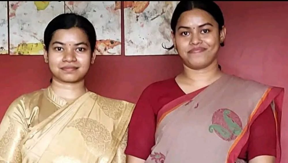 JPSC Success Story : आदिवासी समाज से आती हैं दोनों बहने