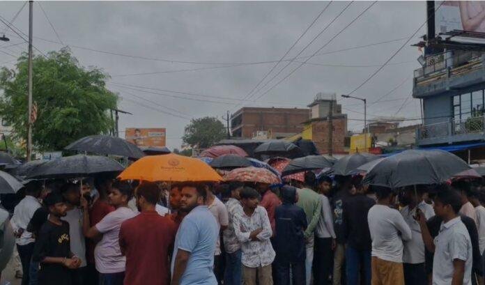 Hazaribagh : रहस्यमयी स्थिति में जमीन कारोबारी की मौत के बाद भारी बवाल, कोर्रा चौक जाम...