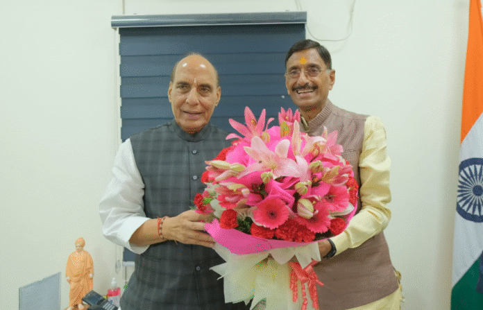 Breaking : रक्षा मंत्री राजनाथ सिंह को केंद्रीय राज्य मंत्री संजय सेठ ने दी जन्मदिन की शुभकामनाएं