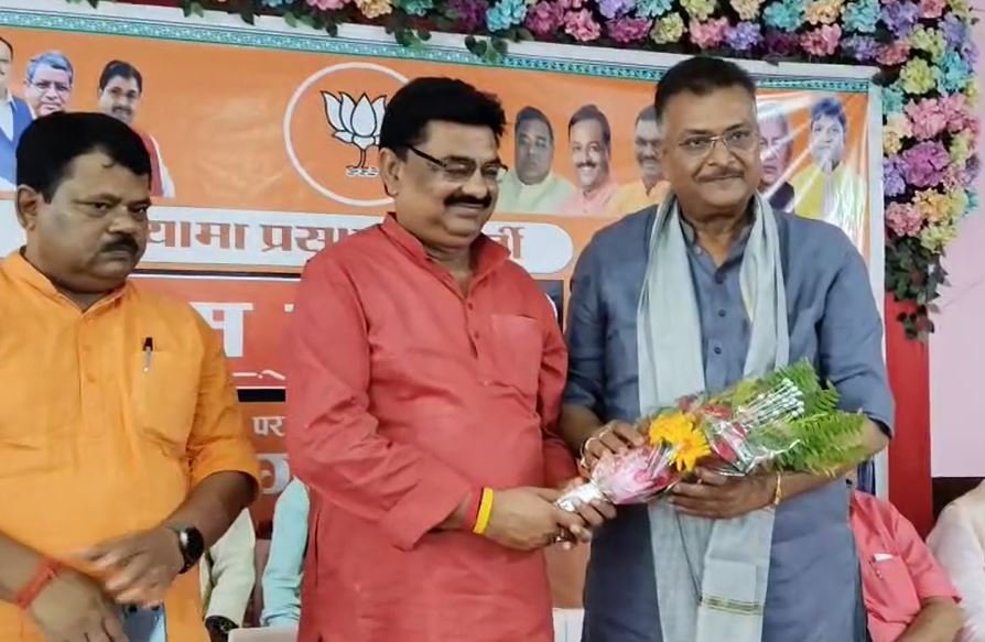 Bokaro : इरफान अंसारी से स्वास्थ्य विभाग नहीं संभल रहा है हेमंत कोई दूसरी व्यवस्था कर ले-सांसद मनीष जायसवाल का बड़ा बयान...