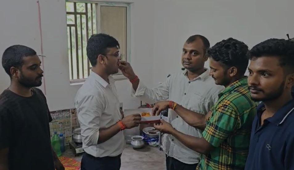 JPSC Result 2025 : मेहनत इतनी करो कि किस्मत भी पलट जाए, किसान का बेटा बना अफसर...