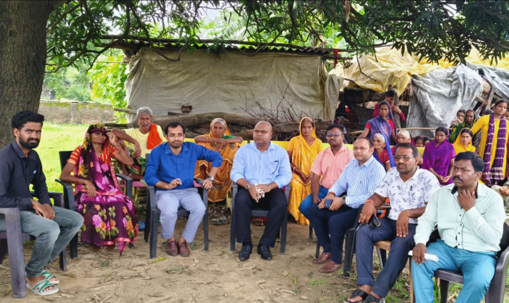 Hazaribagh : न्यूज़ 22 स्कोप के खबर का हुआ असर, डायन बिसाही की शिकार विधवा महिला के घर पहुंची प्रशासन की टीम... Hazaribagh : प्रशासन ने दिया हरसंभव मदद का आश्वासन