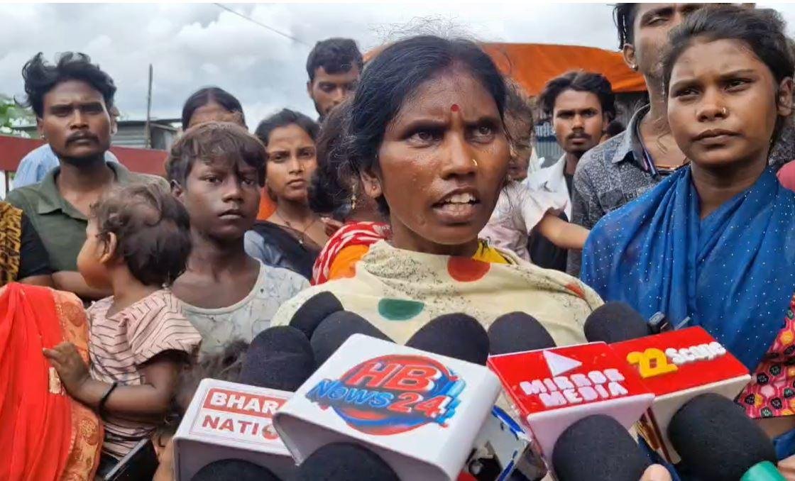 Hazaribagh : पत्नी ने फांसी के फंदे पर लटकाकर मार डाला-परिजनों ने आरोप लगाते हुए कर दिया... Hazaribagh : जानकारी देती महिला