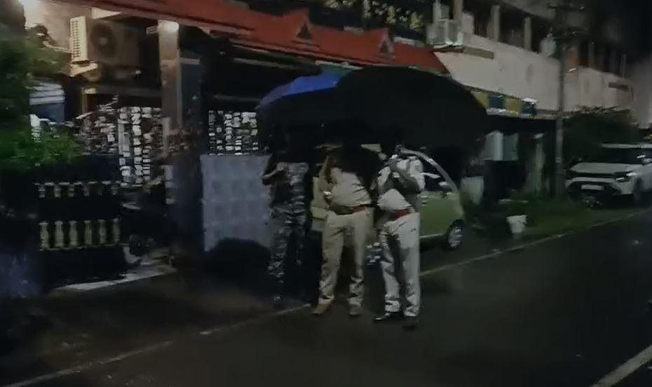 Chaibasa Crime : अंधेरी रात में खूनी वारदात, घर से बुलाकर सिर में गोली मारी...
