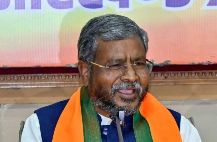 चगद Babulaal vs Hemant : सीआईडी की 'सक्रियता' पर बाबूलाल मरांडी का तंज, बोले-कहीं सरकार के लिए न बन जाए जी का जंजाल...