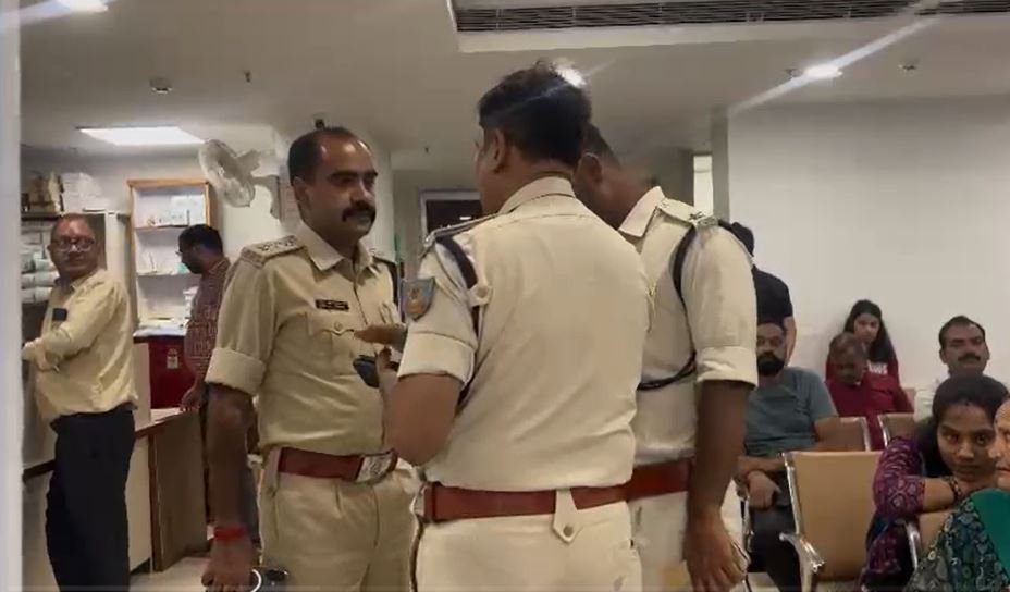 Breaking : जांच में जुटी पुलिस