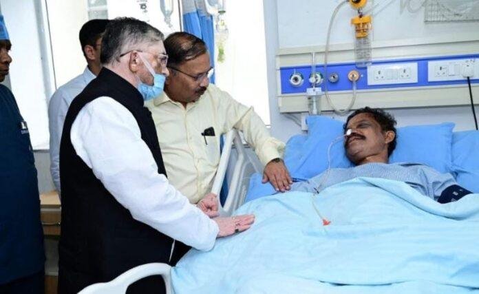 Ranchi : राज्यपाल संतोष गंगवार अस्पताल में भर्ती पूर्व अंतरराष्ट्रीय हॉकी खिलाड़ी विमल लकड़ा से मिले...