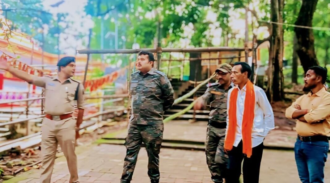 Gumla : एसपी ने टांगीनाथ धाम का किया निरीक्षण, श्रावणी मेला की तैयारियों का लिया जायजा