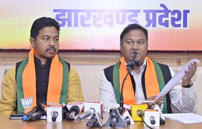 Breaking : घोटालों की फैक्ट्री’ बन गई हेमंत सरकार? हर टेंडर में चल रही सेटिंग-बीजेपी का बड़ा आरोप...