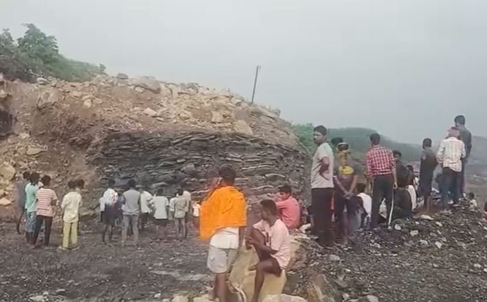 Ramgarh : मौत का खदान! सीसीएल करमा प्रोजेक्ट में चाल धसने से चार मजदूरों की मौत...