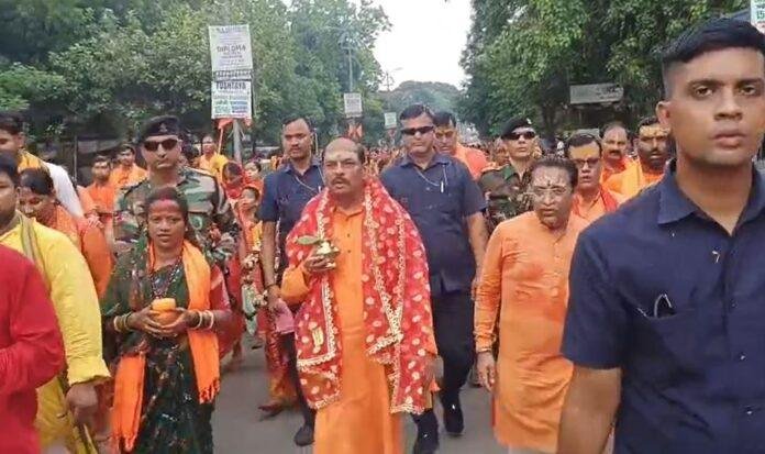 Jamshedpur : तीसरी सोमवारी पर जलाभिषेक यात्रा का भव्य आयोजन, पूर्व सीएम रघुवर दास हुए शामिल...