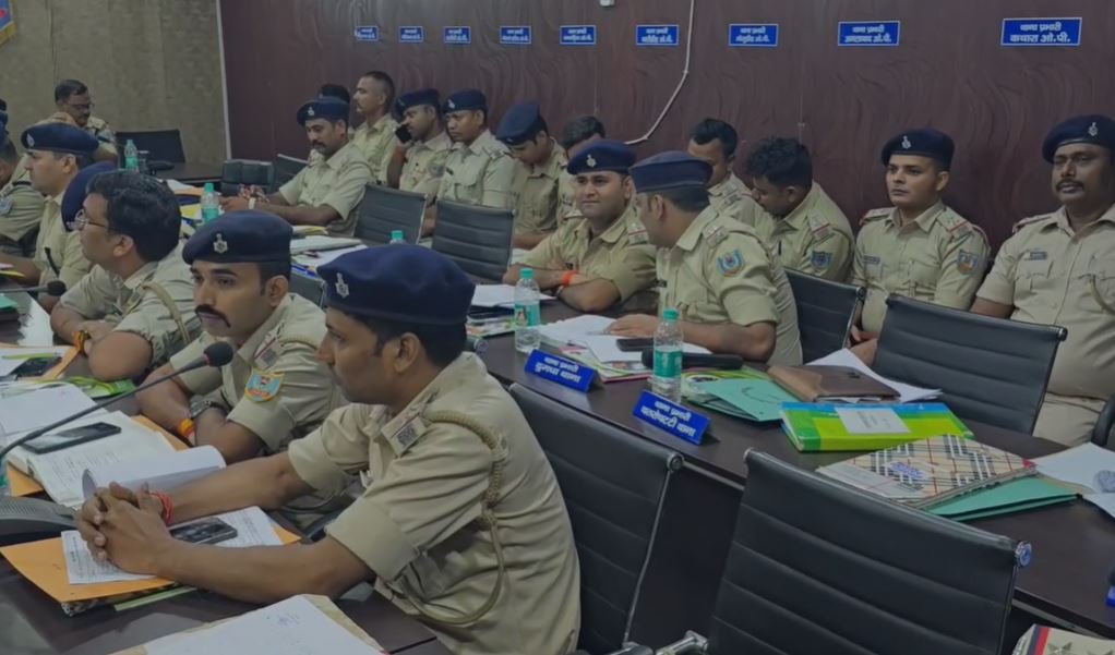 Bokaro : बैठक में कई थानेदार हुए शामिल
