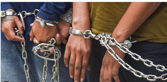 मां के जेवर चुराकर दोस्त को बेचा, बेटे समेत तीन गिरफ्तार; 19.83 ग्राम सोना, 62,500 नकद और मोबाइल बरामद