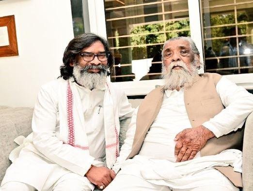 मुख्यमंत्री हेमंत सोरेन दिल्ली से लेकर आएंगे गुरुजी शिबू सोरेन का पार्थिव शरीर, शाम 6 बजे रांची एयरपोर्ट पहुंचेगा शव