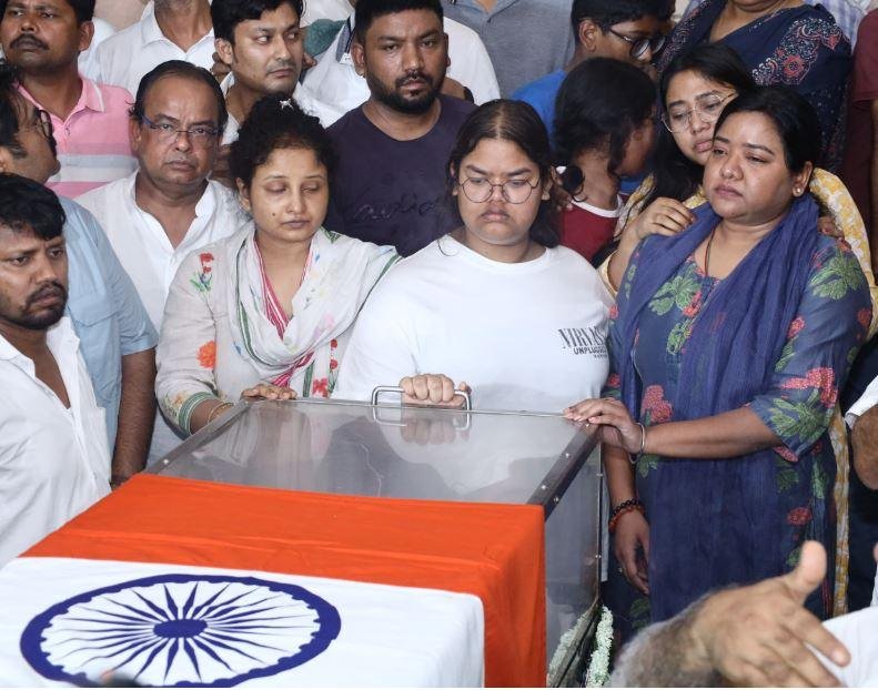 मेरे सिर से सिर्फ पिता का साया नहीं गया, झारखंड की आत्मा का स्तंभ चला गया : हेमंत सोरेन का भावुक श्रद्धांजलि संदेश