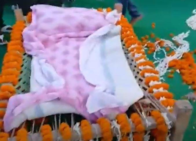 दिशोम गुरु’ शिबू सोरेन अपनी प्रिय खाट पर करेंगे अंतिम यात्रा, आदिवासी परंपरा के अनुसार दी जाएगी विदाई
