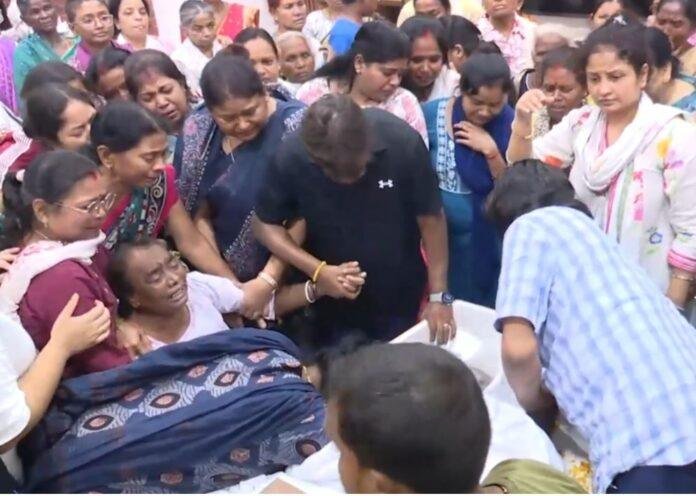 जीवनभर साथ निभाने वाली रूपी सोरेन आज खामोश हैं, गुरुजी की अंतिम यात्रा में टूटा सबसे गहरा रिश्ता