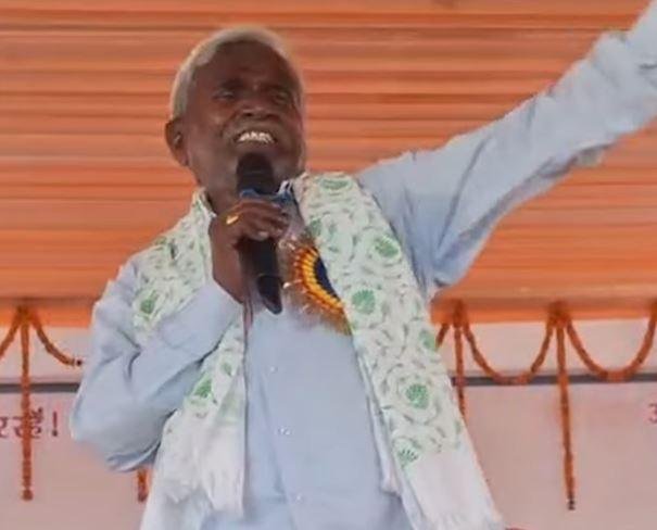 गोड्डा में आदिवासी दिवस पर चंपाई सोरेन का हमला : सम्मान राशि नहीं, हमें हमारी जमीन चाहिए