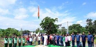 स्वतंत्रता दिवस पर मुख्यमंत्री हेमन्त सोरेन ने पैतृक गांव नेमरा में किया झंडोत्तोलन