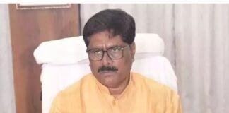 नेमरा में शिबू सोरेन का संस्कार भोज: भीड़ नियंत्रित करने पार्किंग व्यवस्था खुद देख रहे मंत्री योगेंद्र प्रसाद