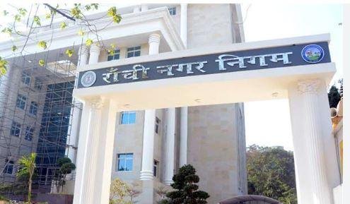 रांची में आवारा कुत्तों का आतंक, बाइक सवार और राहगीर हुए हादसों के शिकार