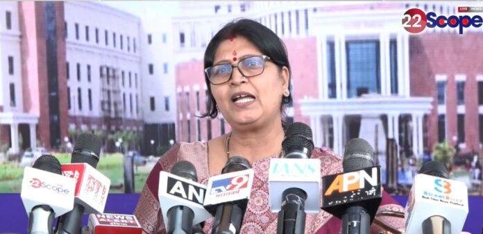 नीरा यादव का सरकार पर हमला: कोर्ट से दोषी ठहराए बिना किसी को अपराधी कहना गलत