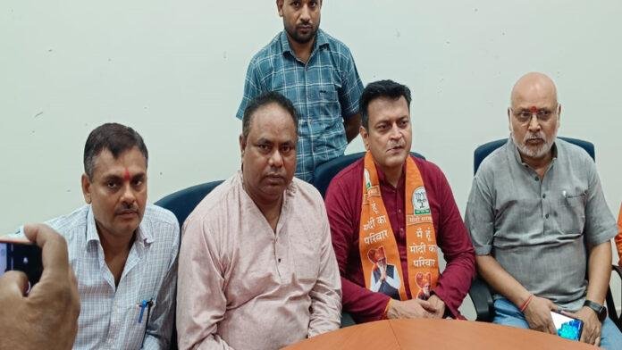 अजय आलोक का राहुल पर निशाना, कहा- उधार की गांधी नाम लेकर घूम रहे हैं नकली गांधी