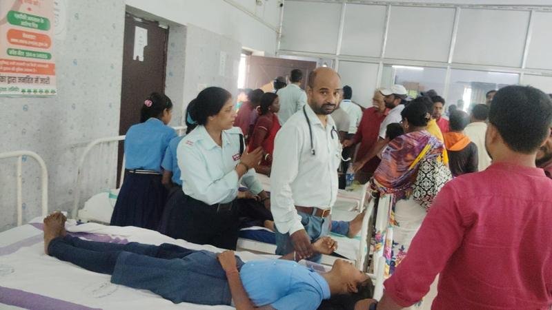 सर्वाइकल वैक्सीन लगते ही बीमार हुईं कई छात्राएं, मचा हड़कंप