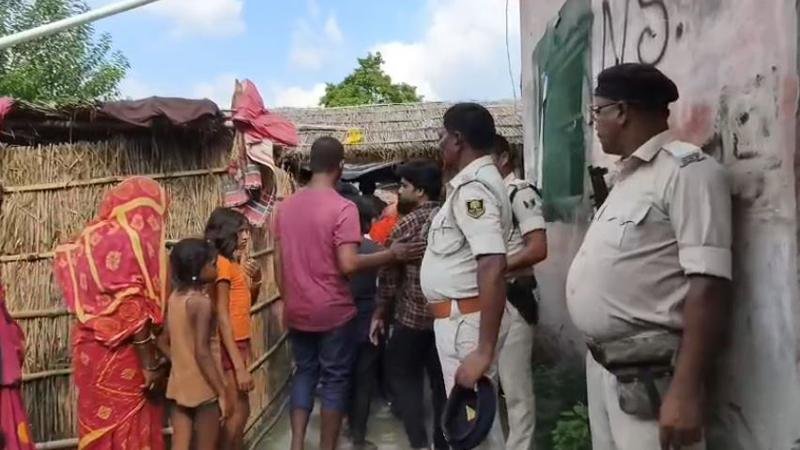 नाबालिग किशोरी ने की आत्महत्या, पिता ने कहा- रात में कर रही थी किसी से बात