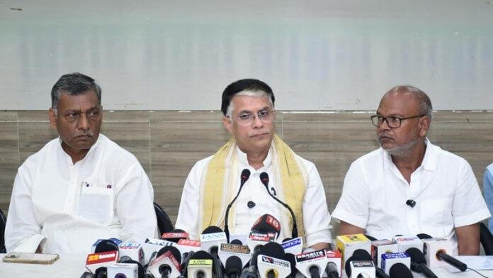 '89 लाख आपत्तियों के बावजूद चुनाव आयोग कहता है कि राजनीतिक दलों की शून्य आपत्तियां दर्ज'