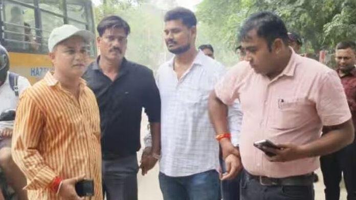 घूस लेते पकड़ा गया छपरा के भू-अर्जन कार्यालय का क्लर्क, पकड़ाया तो छूटने लगे पसीने