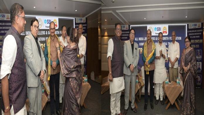 छपरा की सुरक्षा को लेकर DGP से मिलीं राखी गुप्ता