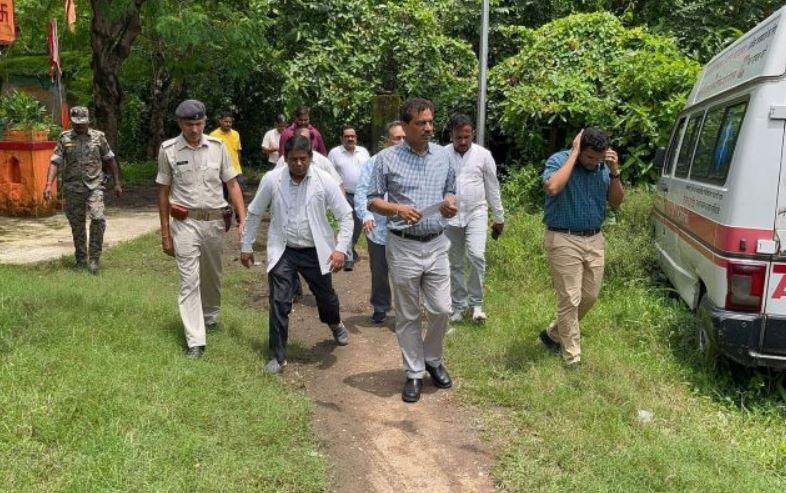 Giridih सदर अस्पताल पहुंचे स्वास्थ्य सचिव, व्यवस्था देख भड़के-ड्यूटी से गायब डॉक्टरों को टर्मिनेट करने का निर्देश