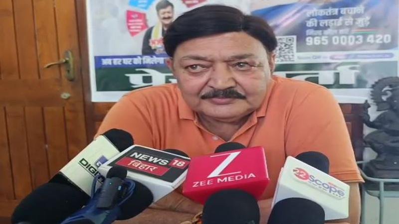 अजित शर्मा का तेज प्रताप पर तंज, कहा- BJP-JDU के बोली बोल रहे हैं लालू यादव के बड़े लाल