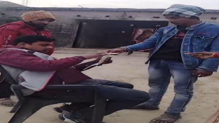 प्रधानमंत्री आवास योजना में रिश्वतखोरी का मामला, आवास सहायक महिला से मांगी रिश्वत