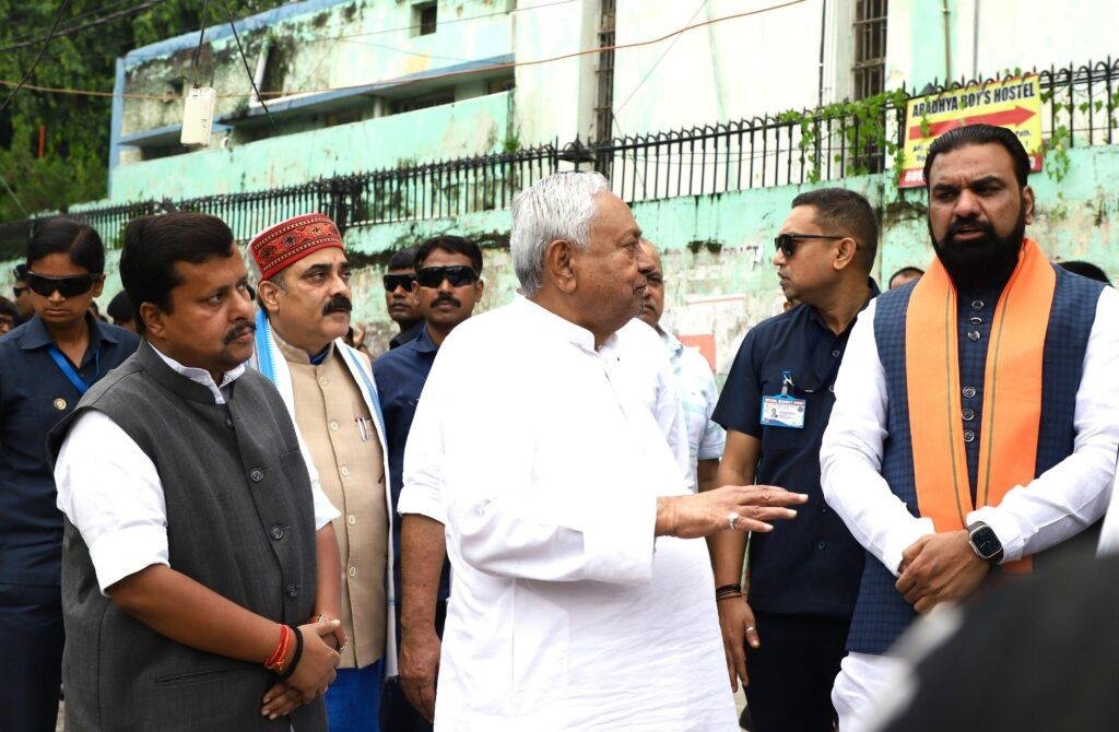मुख्यमंत्री ने कुर्जी नाला व आनंदपुरी नाला निर्माण योजना का किया शिलान्यास, तेजी से कार्य पूर्ण करने का दिया निर्देश