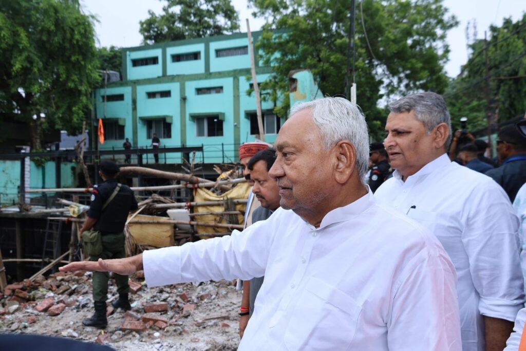 मुख्यमंत्री ने कुर्जी नाला व आनंदपुरी नाला निर्माण योजना का किया शिलान्यास, तेजी से कार्य पूर्ण करने का दिया निर्देश