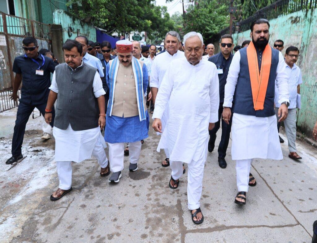 मुख्यमंत्री ने कुर्जी नाला व आनंदपुरी नाला निर्माण योजना का किया शिलान्यास, तेजी से कार्य पूर्ण करने का दिया निर्देश