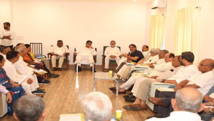 जनसुराज पार्टी के राष्ट्रीय कार्यकारी परिषद की हुई बैठक, प्रशांत सहित कई बड़े नेता रहे मौजूद