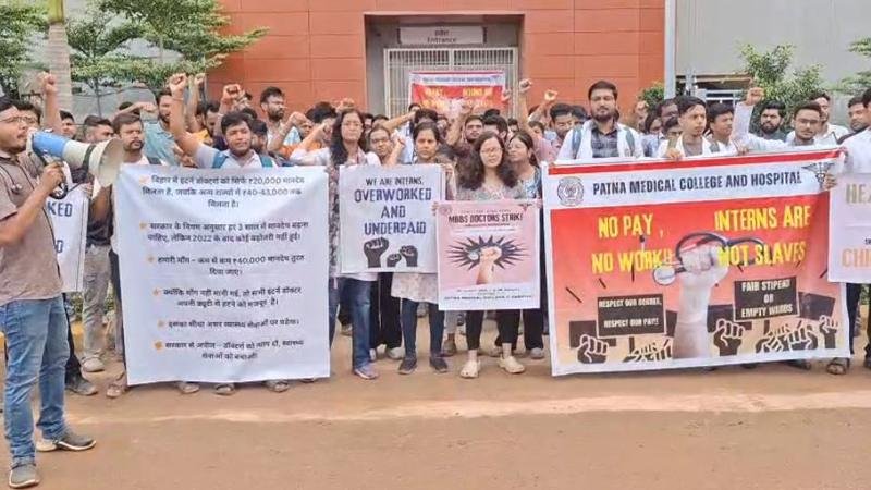 पटना PMCH में आज भी जूनियर डॉक्टरों की हड़ताल जारी, OPD सेवा पूरी तरह बाधित