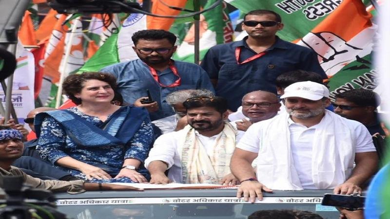 वोटर अधिकार यात्रा पहुंचा फुलपरास, खुली जीप में राहुल, तेजस्वी व प्रियंका सवार 3 22Scope News Rahul Madhubani 1 1 22Scope News