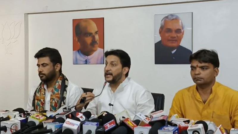 ऋतुराज सिन्हा का तेजस्वी पर तंज, कहा- कोई ज्ञान नहीं, केवल फैला रहे हैं अफवाह