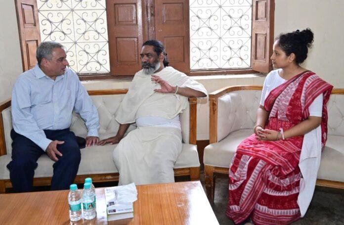 Breaking : टाटा स्टील के सीईओ टीवी नरेंद्रन ने नेमरा में शिबू सोरेन को दी श्रद्धांजलि, सीएम हेमंत सोरेन से की मुलाकात