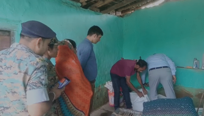 Garhwa : रंका में मुख्यमंत्री दाल-भात योजना में बड़ा गड़बड़ घोटाला उजागर