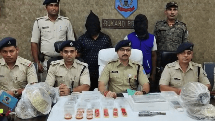 Bokaro Crime : रात के अंधेरे में उड़ाते थे सामान